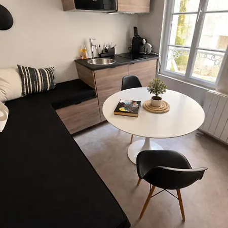 Charmante Maison Centre Ville אנגולם